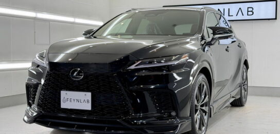 FEYNLAB施工の黒いLEXUS RX（カーメイクアートプロ提供）